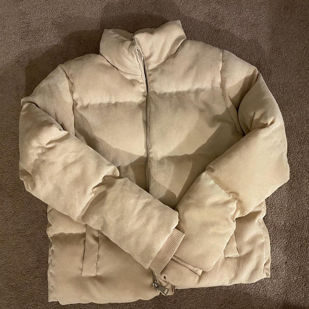 Cream colored puffer -super cute and in good... - Depop