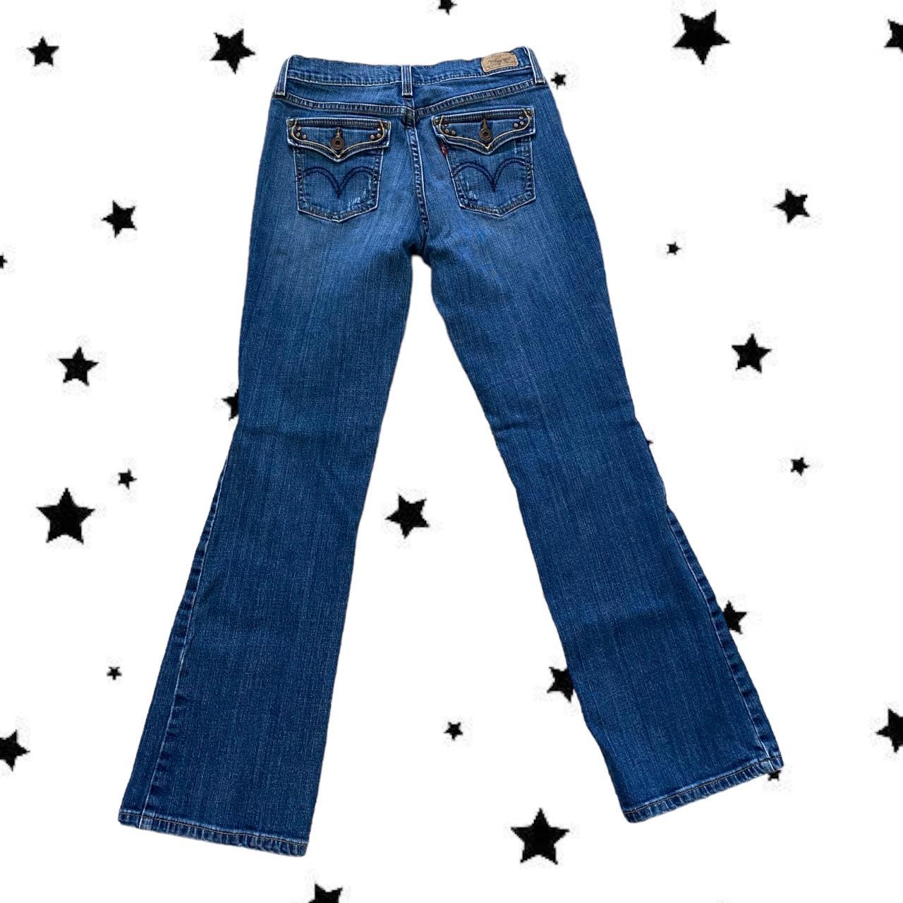 Levi's Women's Navy Jeans Depop