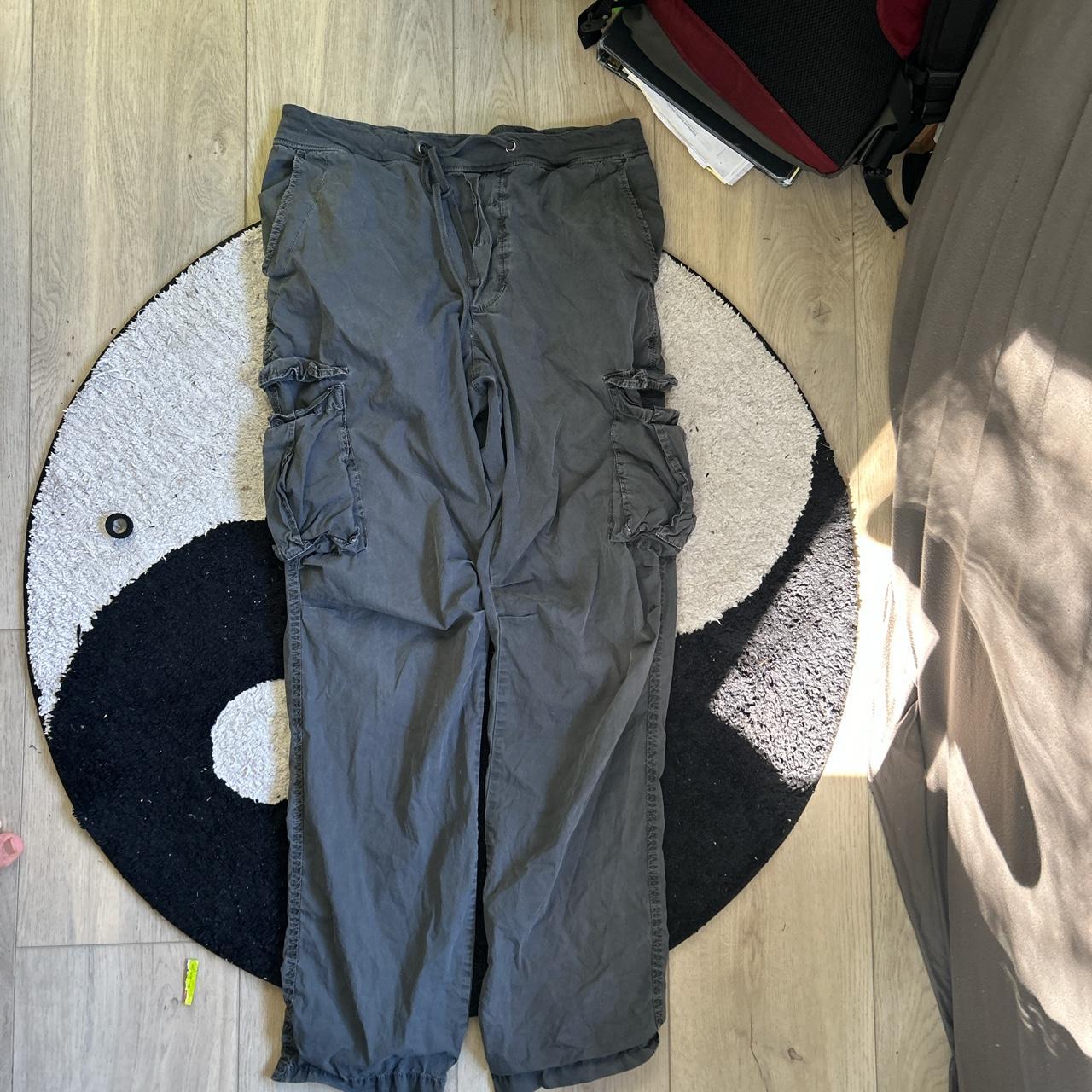 Super sick James Perse Cargo Pants Says size 1 but... - Depop