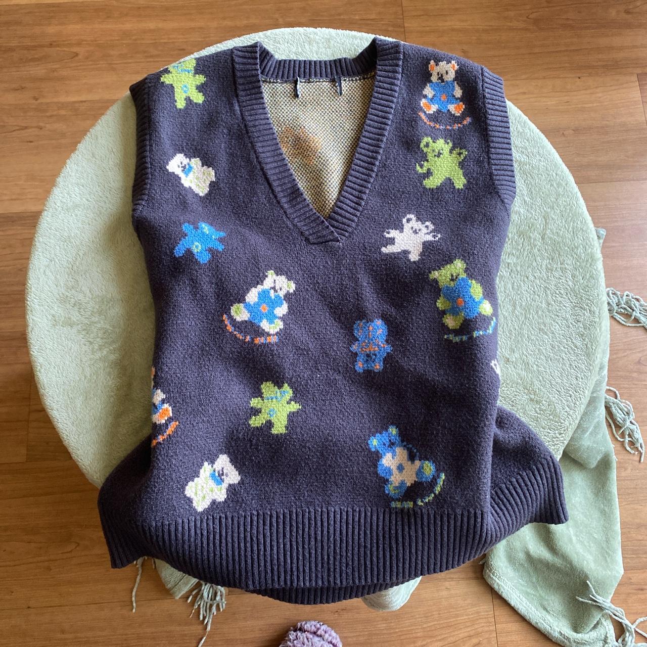 Super Cute Cider Bear Sweater Vest Vey thick and... Depop
