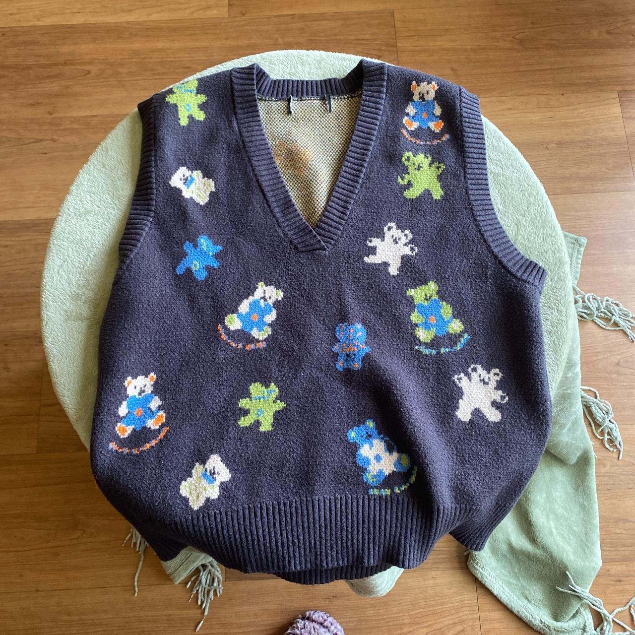 Super Cute Cider Bear Sweater Vest Vey thick and... Depop