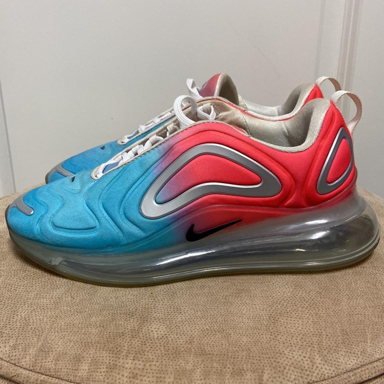 Nike Air Max 720 pink sea AR9293 600 sneakers. Very