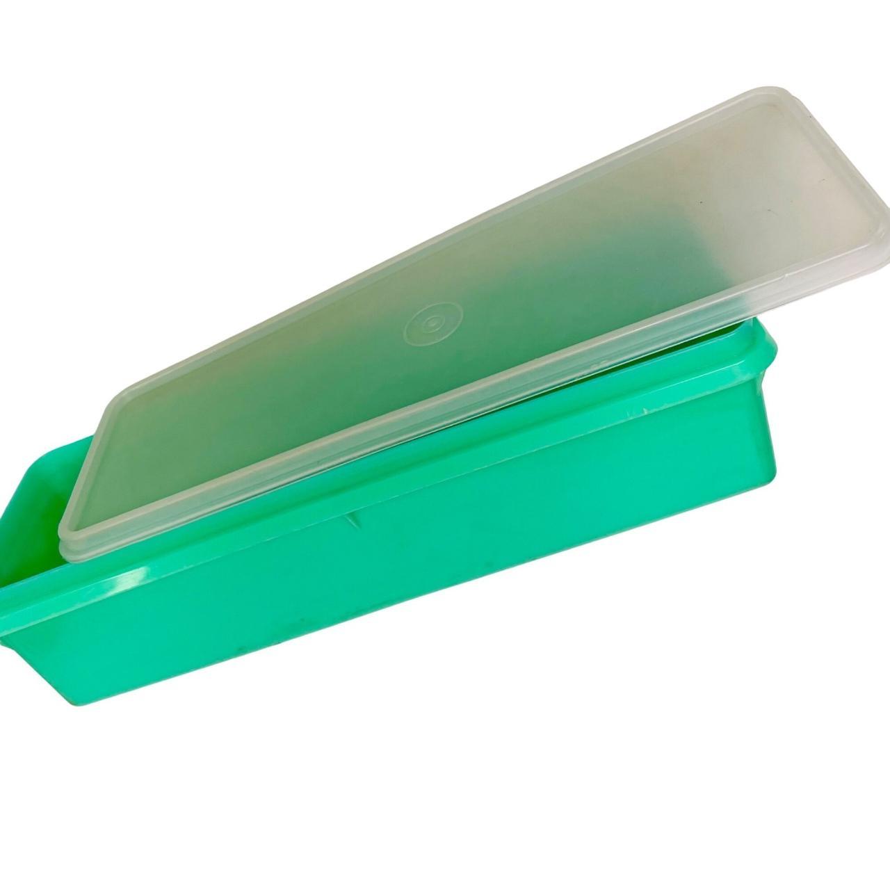 Vintage Tupperware Celery Keeper Jadeite Green with... Depop