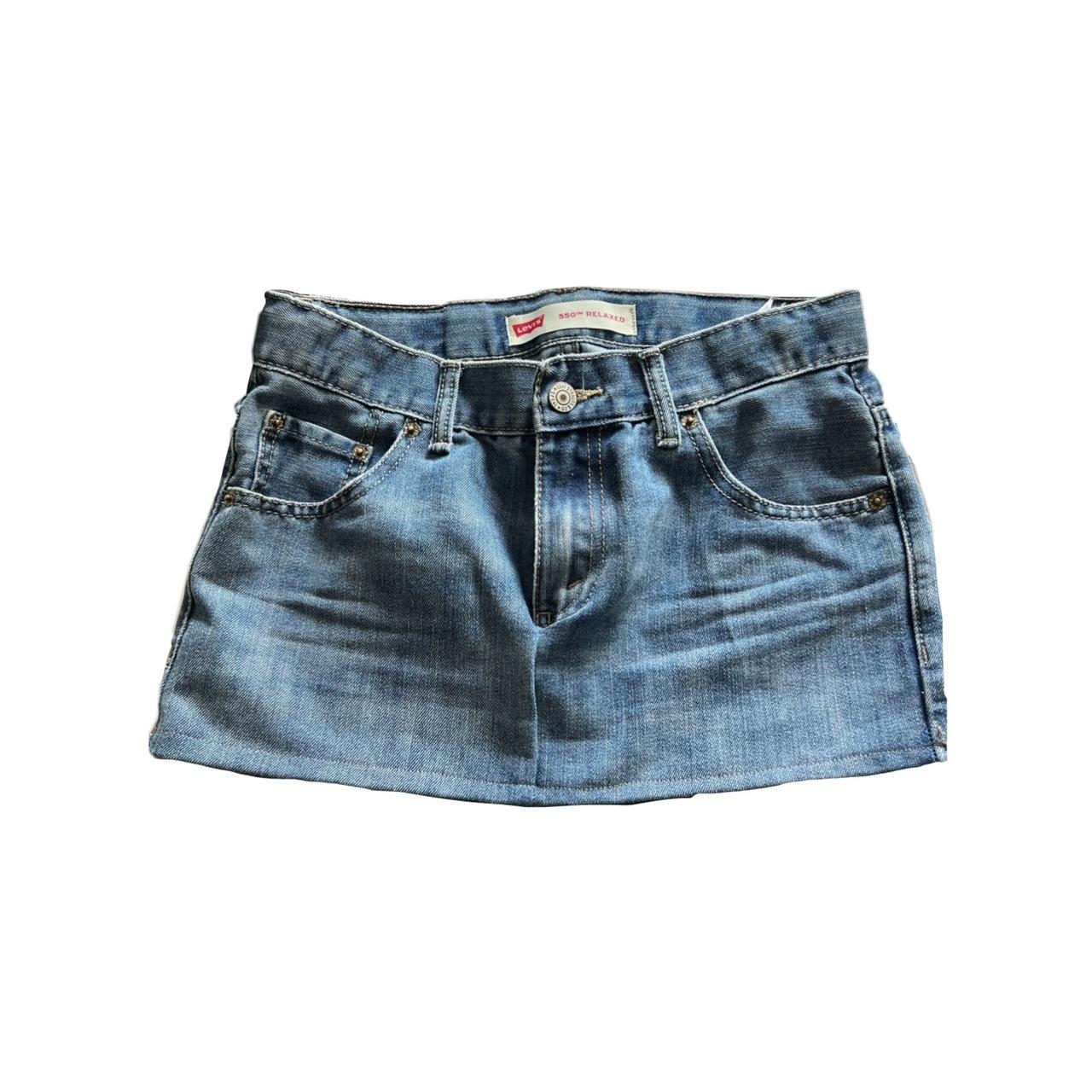 °𖦹｡⋆ levi’s denim mini skirt ⋆｡𖦹° msg me!!... - Depop