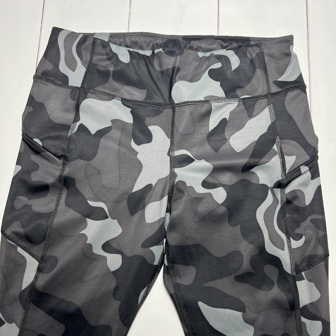 Athleta Camo Contender 7/8 Tight Womens L Black Gray - Depop