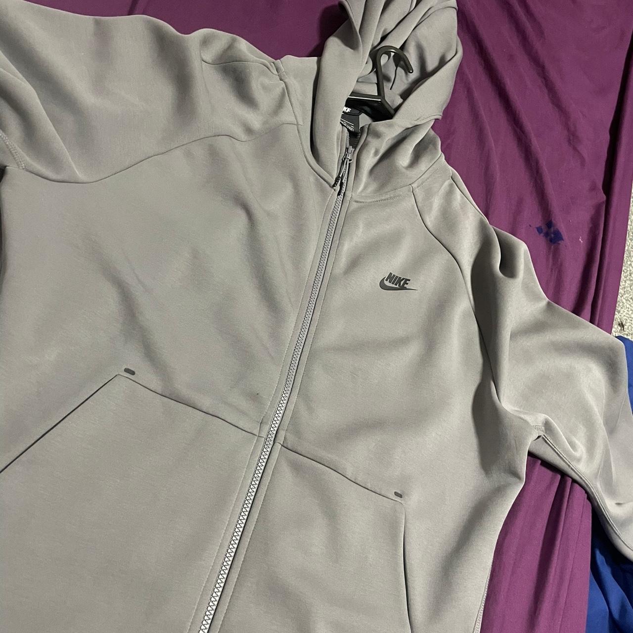 Nike Men's Grey Hoodie | Depop