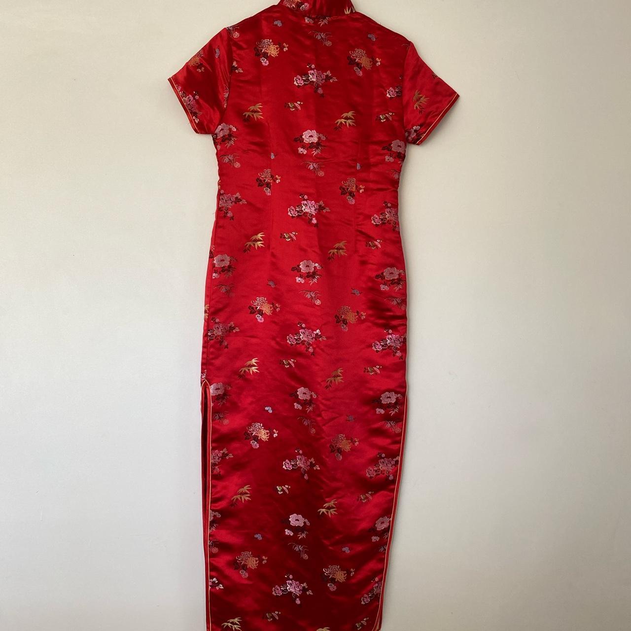 Chinese dress with slit on the side and beautiful... - Depop