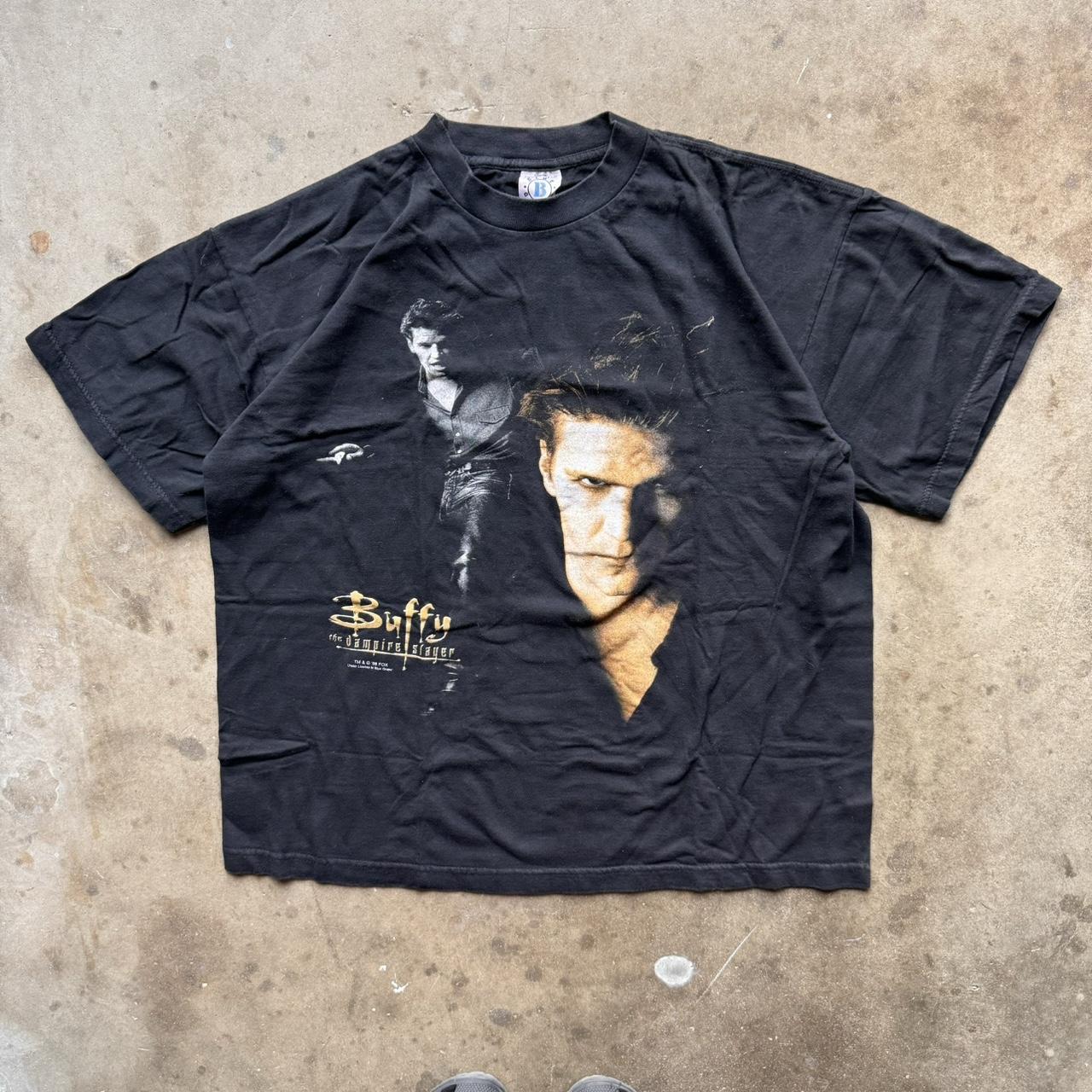 Buffy the Vampire Slayer- Buffy/Angel T-Shirt - Size L newest