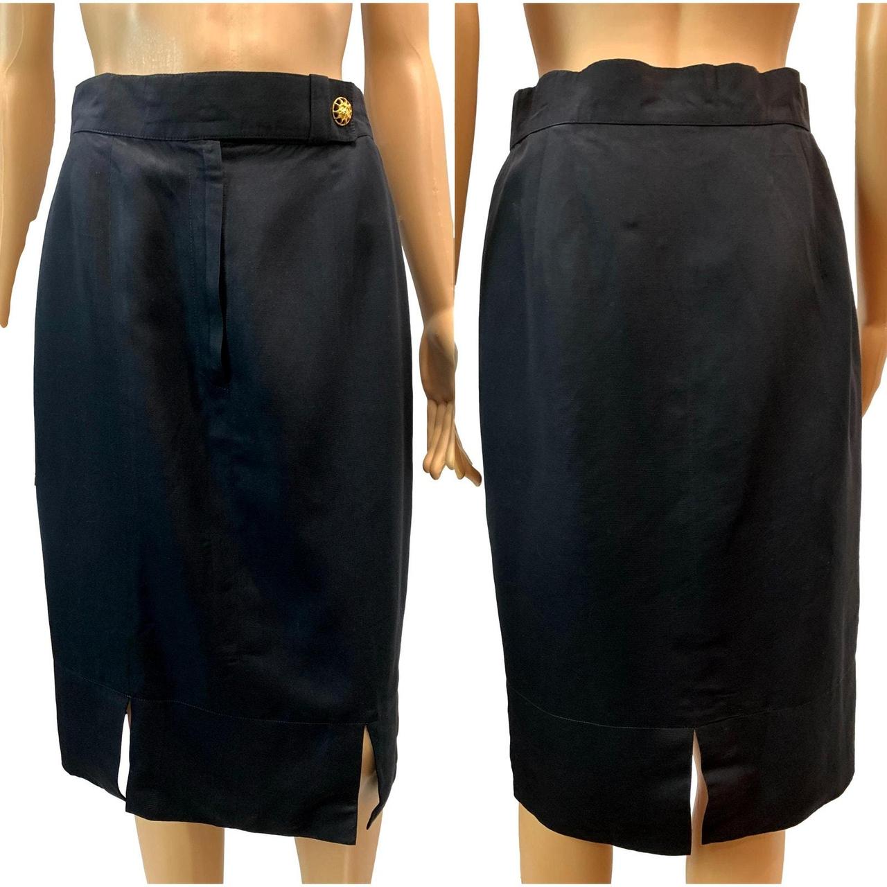 Gorgeous 1980s era black straight pencil skirt. Depop