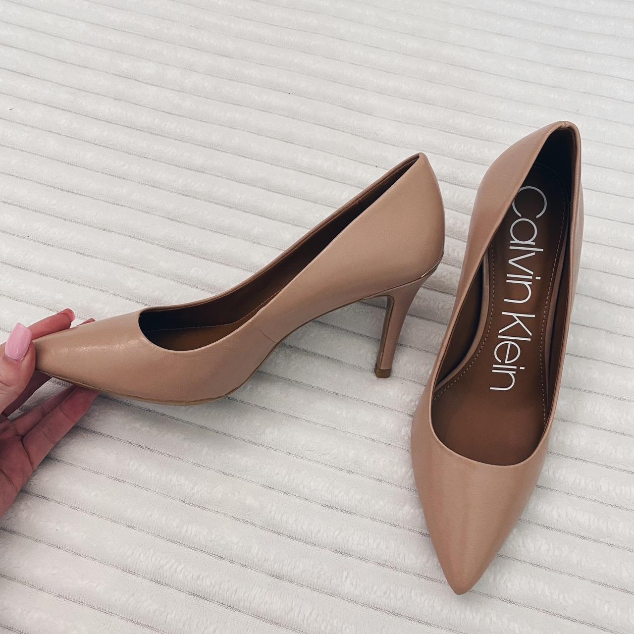 Calvin klein hot sale pumps gayle