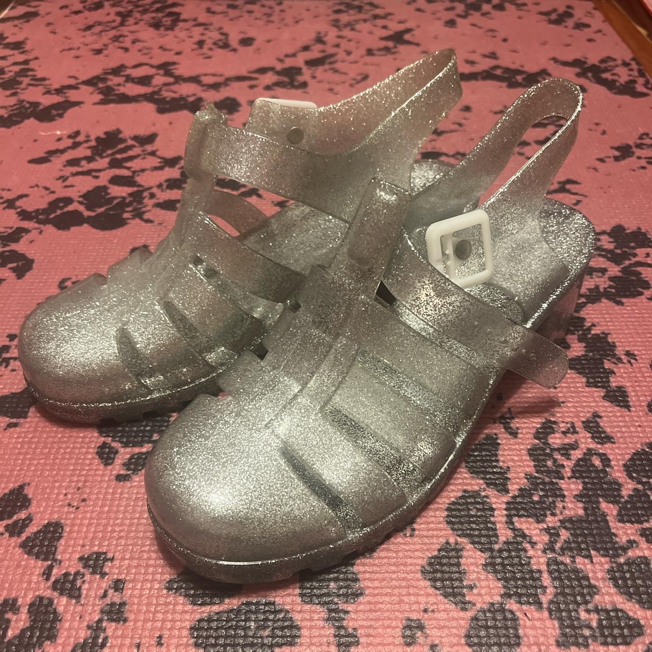 Forever 21 Women's Silver and Grey Sandals | Depop