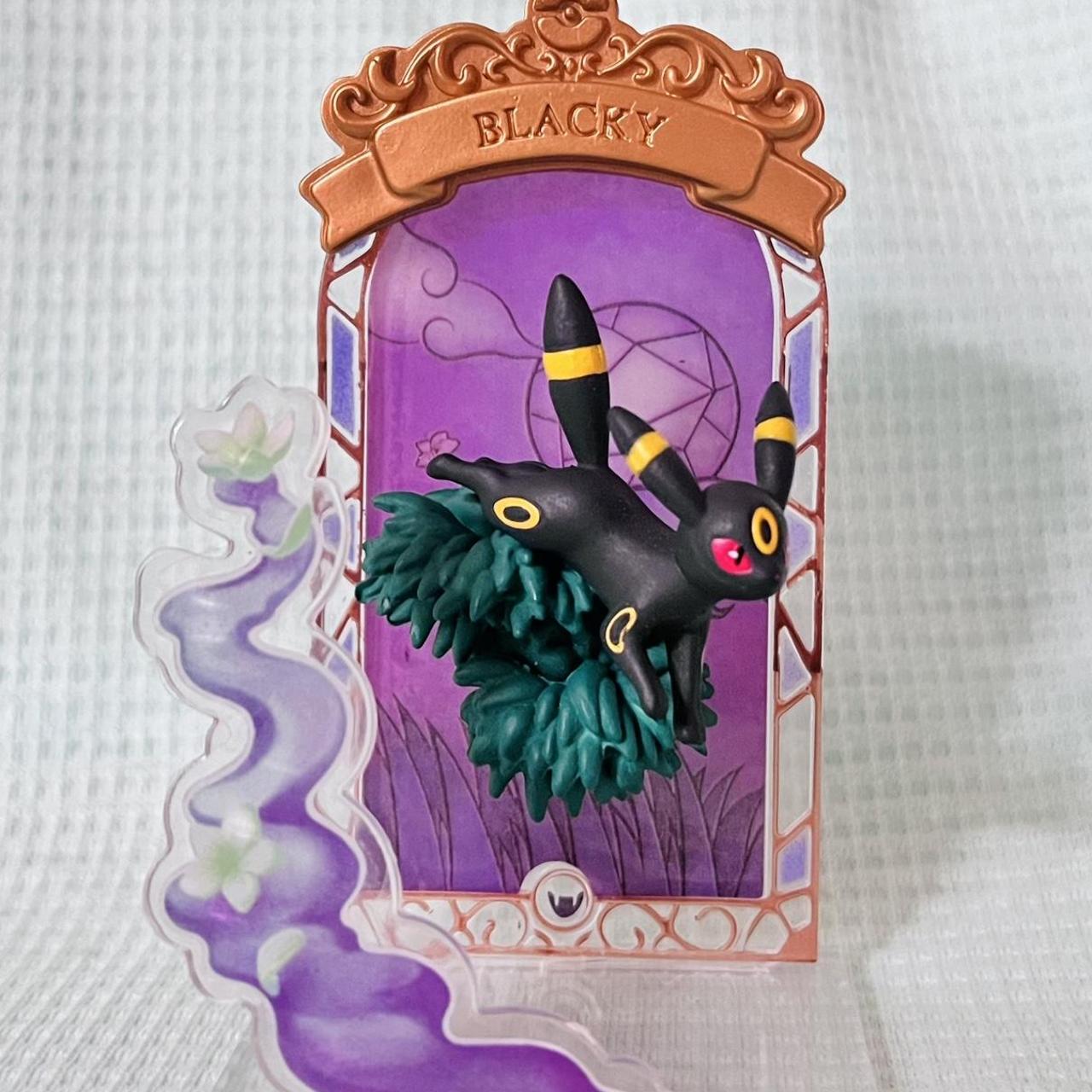 Pokémon Umbreon (ブラッキー Blacky) Leaping In Greenery