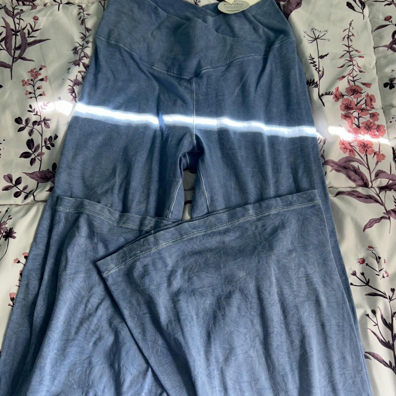 NWT aerie blue flare leggings!!! Super cute Depop