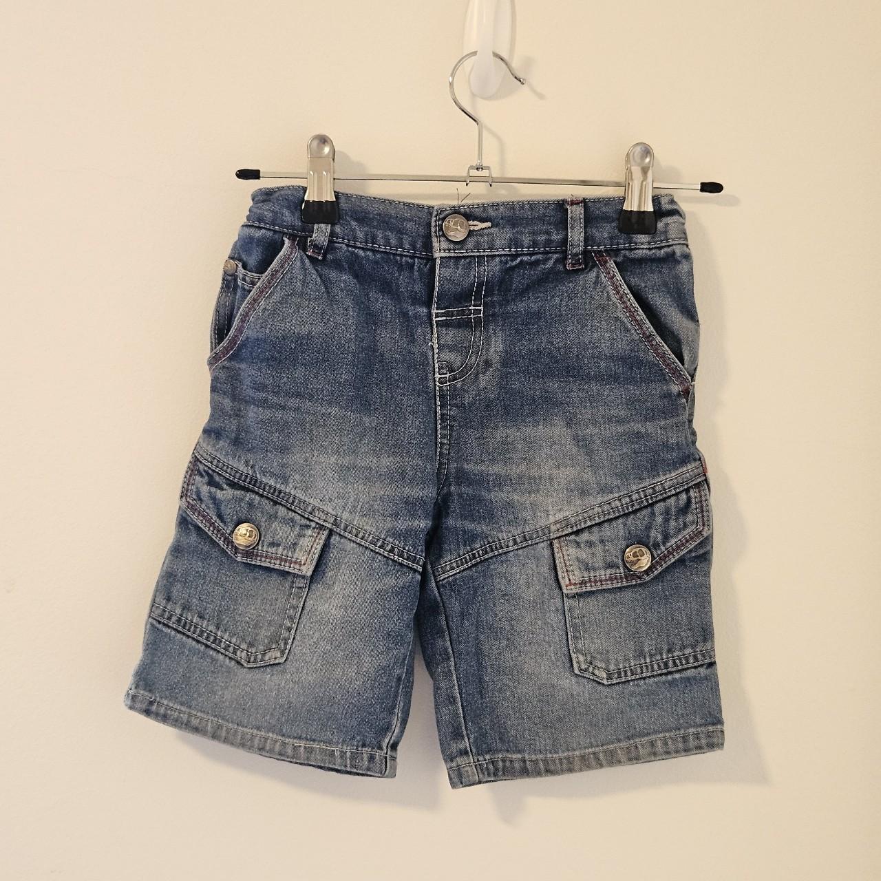 H&T Branded size 4 kids 2000 style Jean shorts! Has - Depop