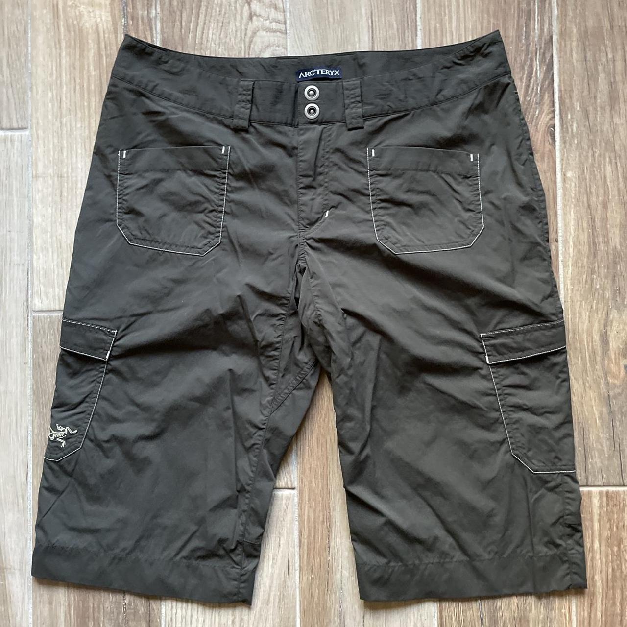 Arcteryx Womens 3/4 Shorts Size: 10 Great... - Depop