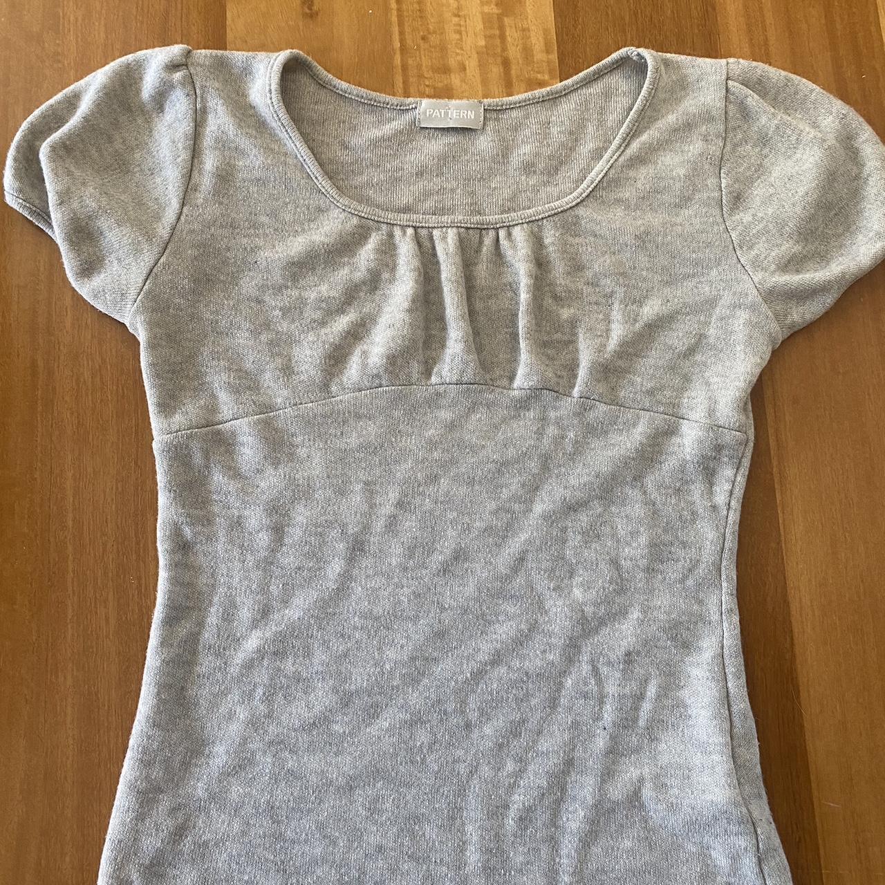 grey baby tee sweetheart sleeves Depop