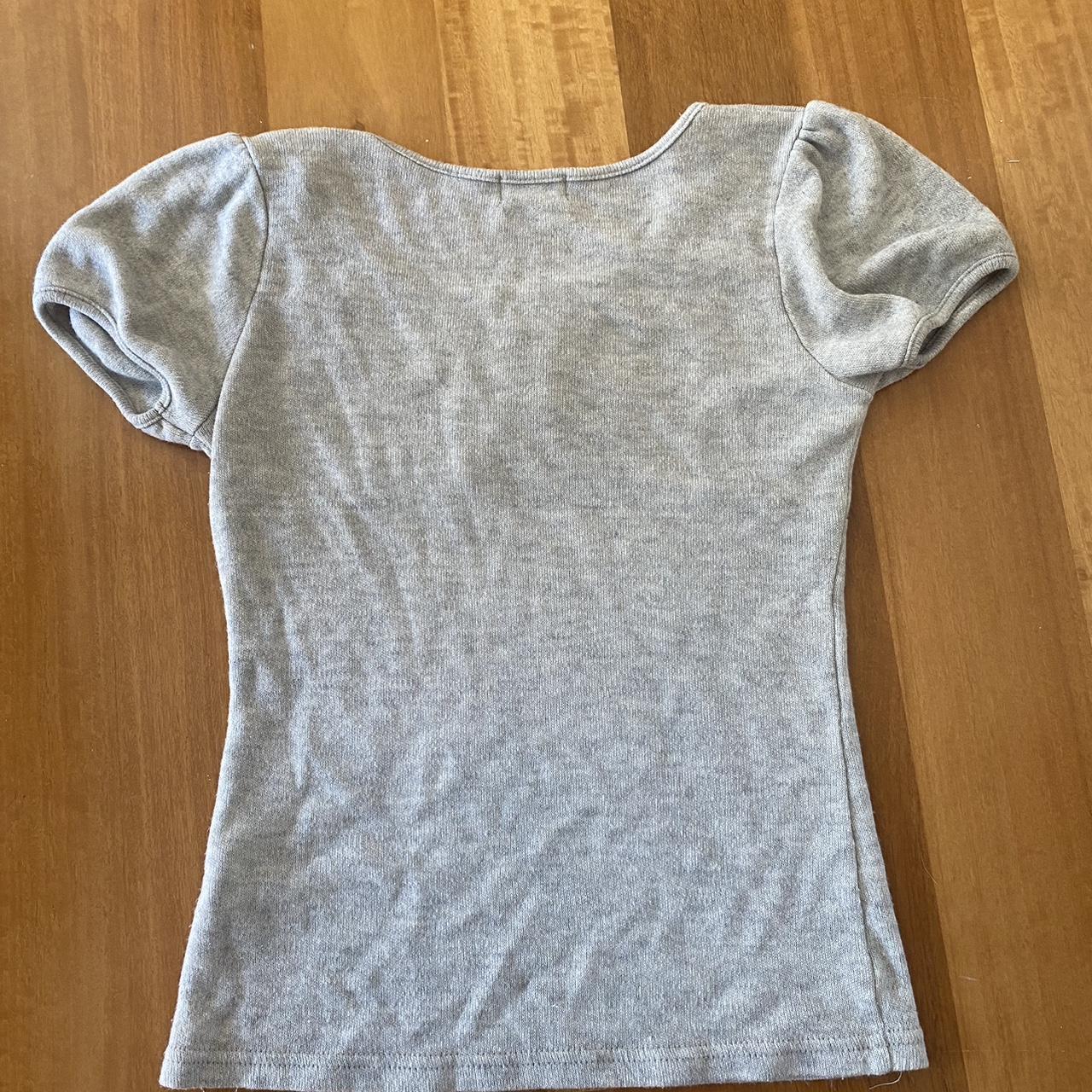 grey baby tee sweetheart sleeves Depop