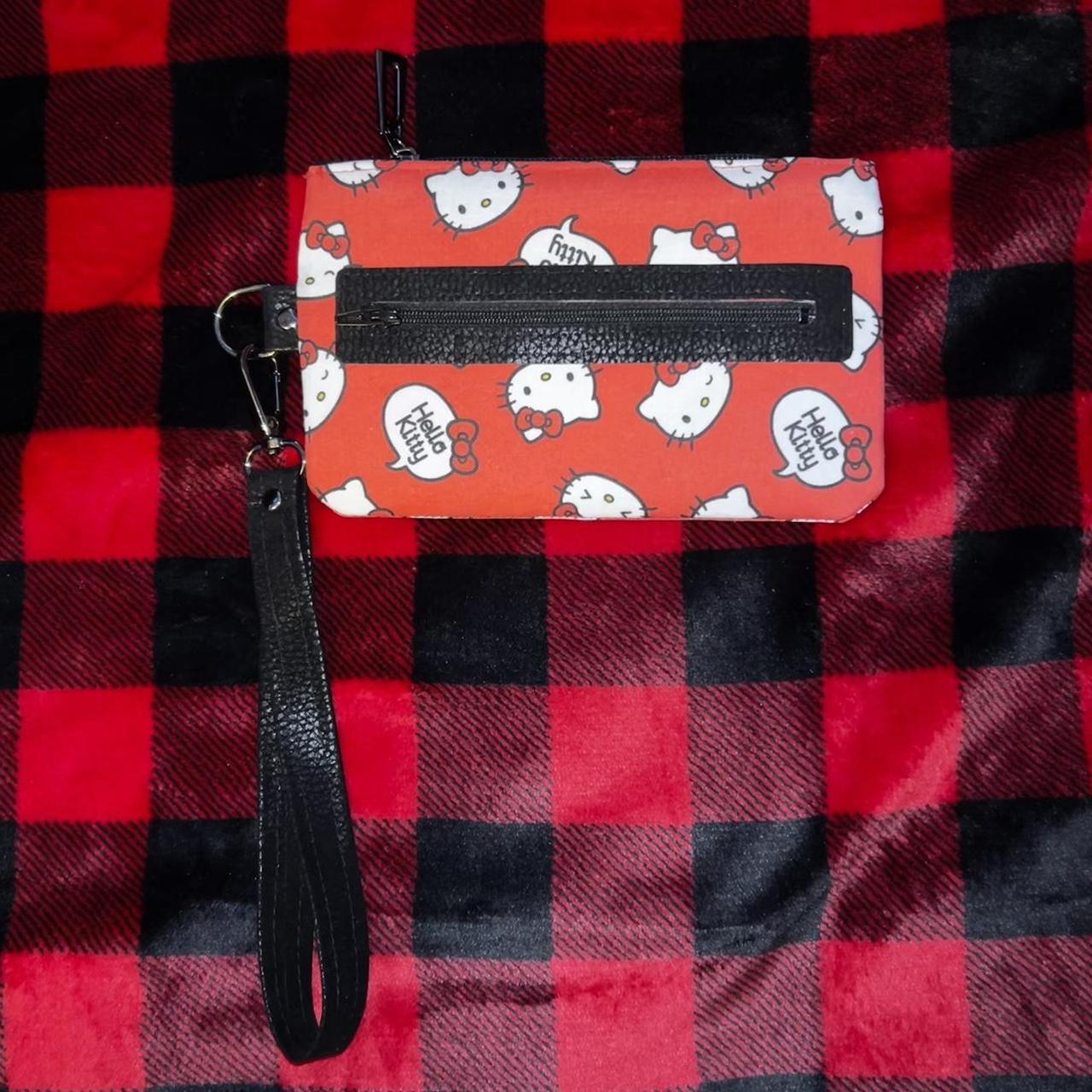 Hello kitty online wristlet