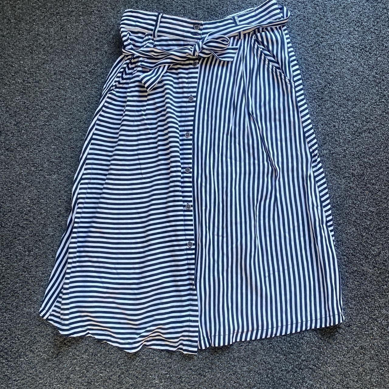 Sportsgirl stripe midi skirt Size 10 Worn a... - Depop