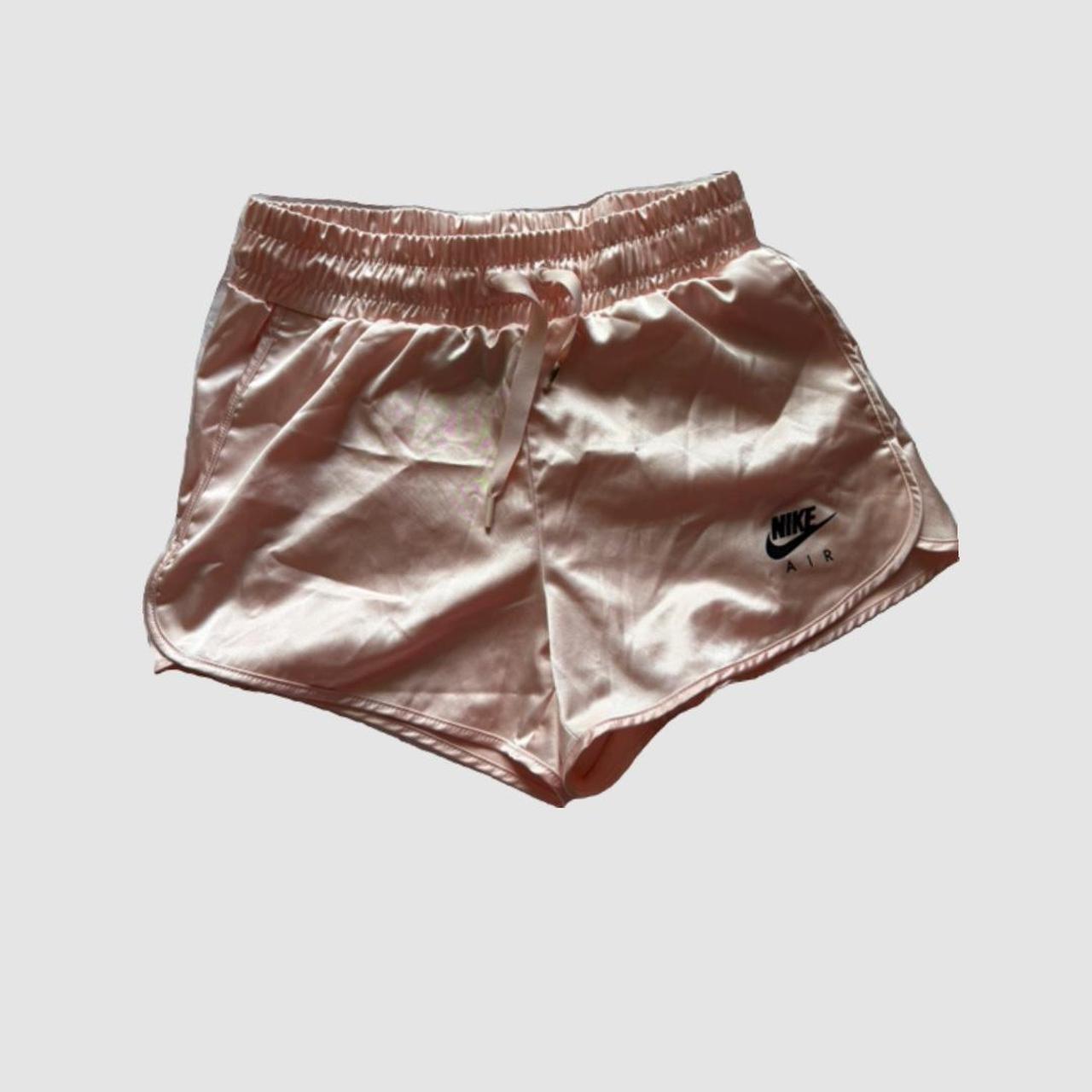 Nike satin-shorts - Depop