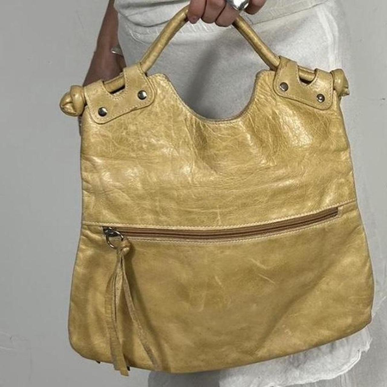 item listed by aemeliahcurates