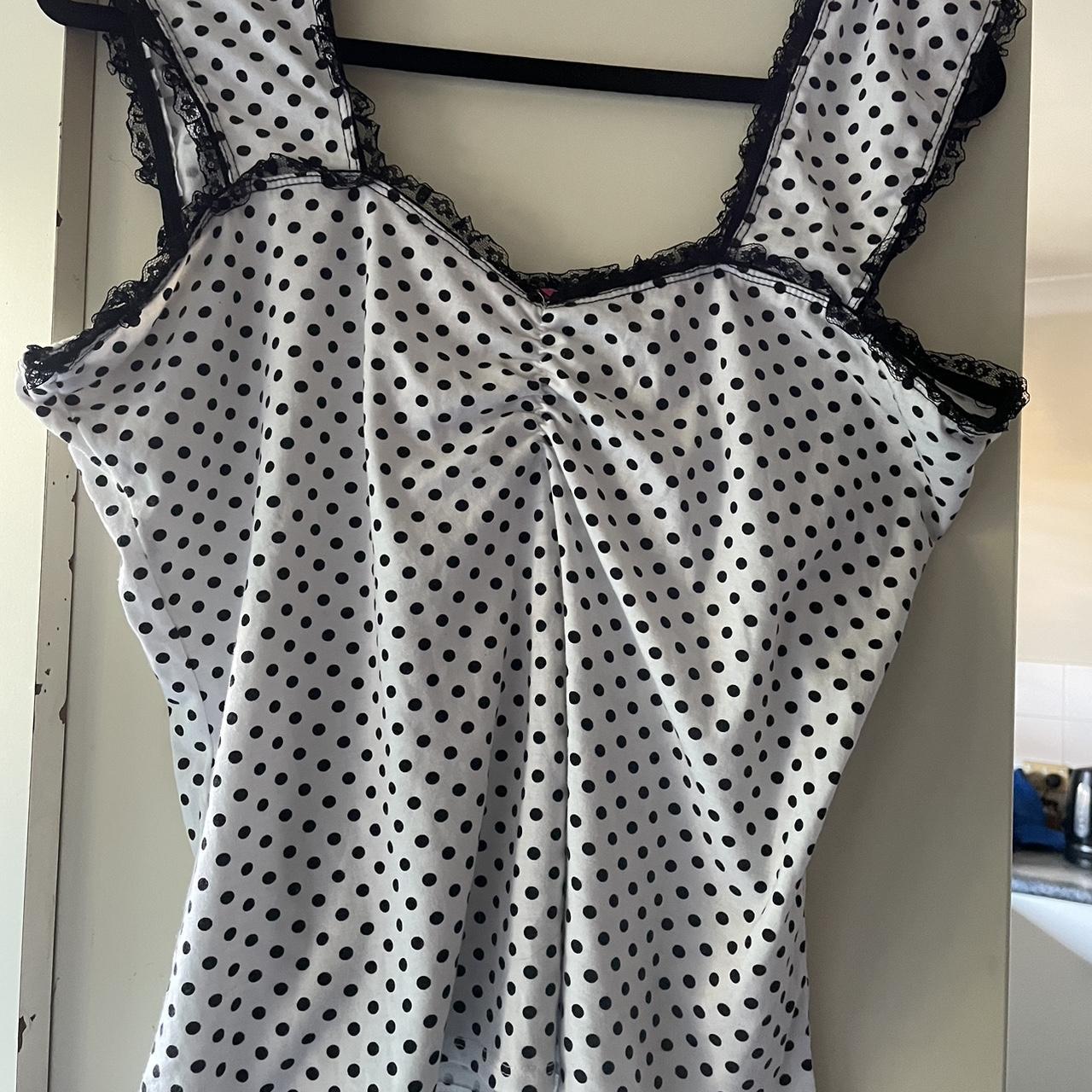 Demi loon top,worn once,it is really cute... - Depop