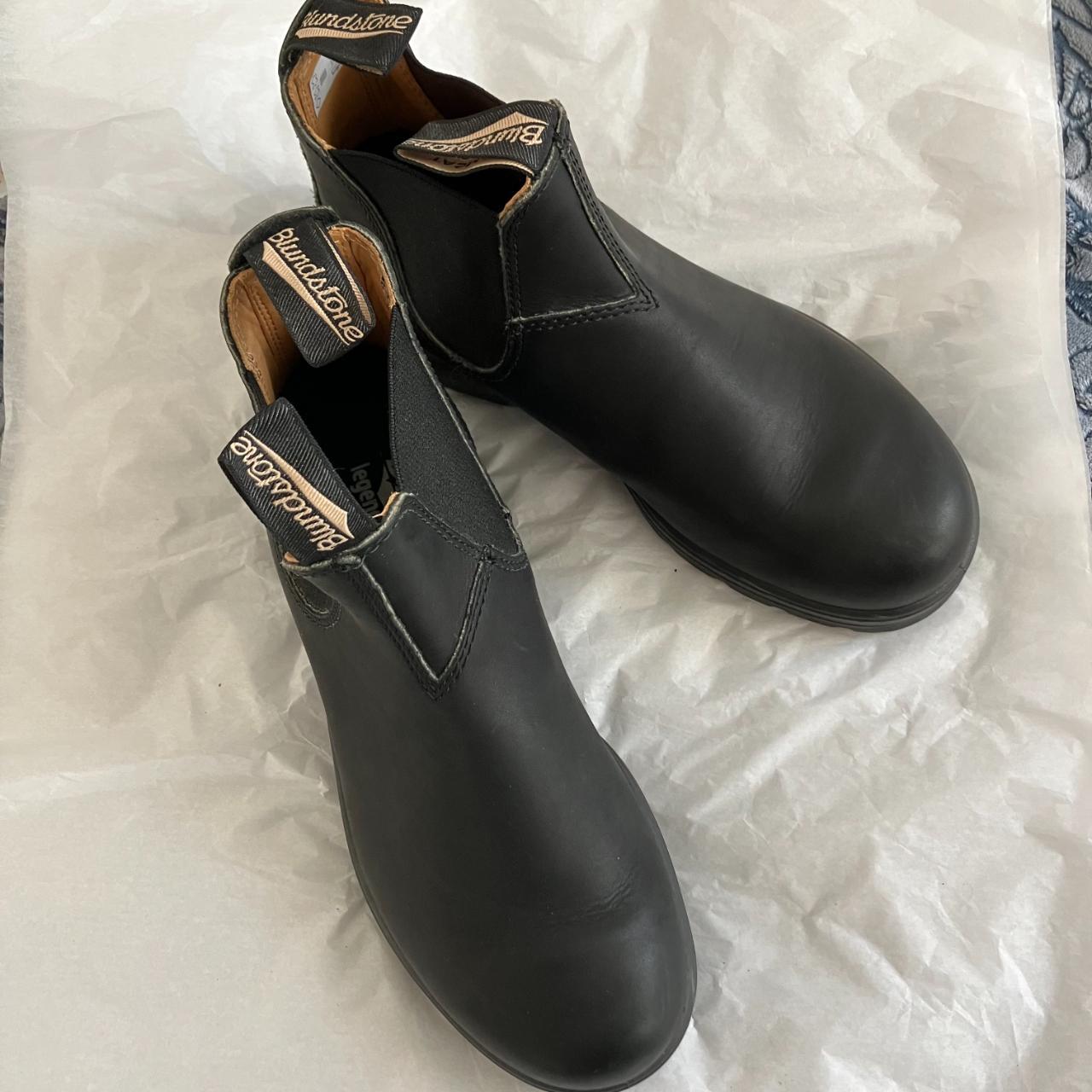 classic black blundstones