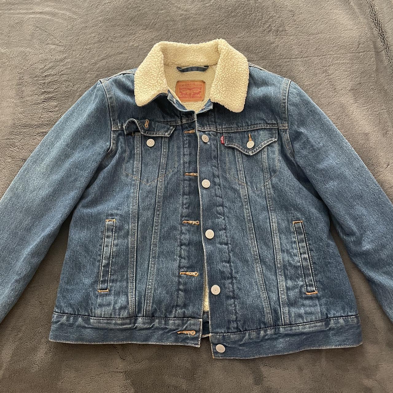 Levi’s Sherpa lined denim jacket Perfect for... - Depop