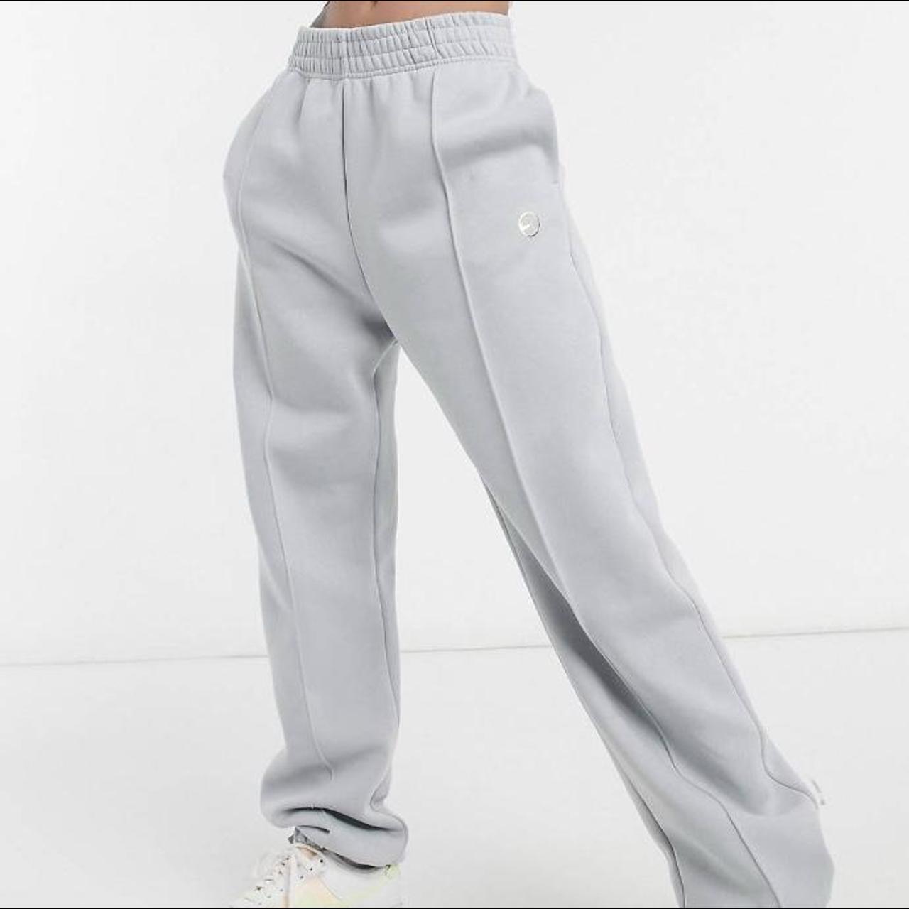 womens gray nike joggers