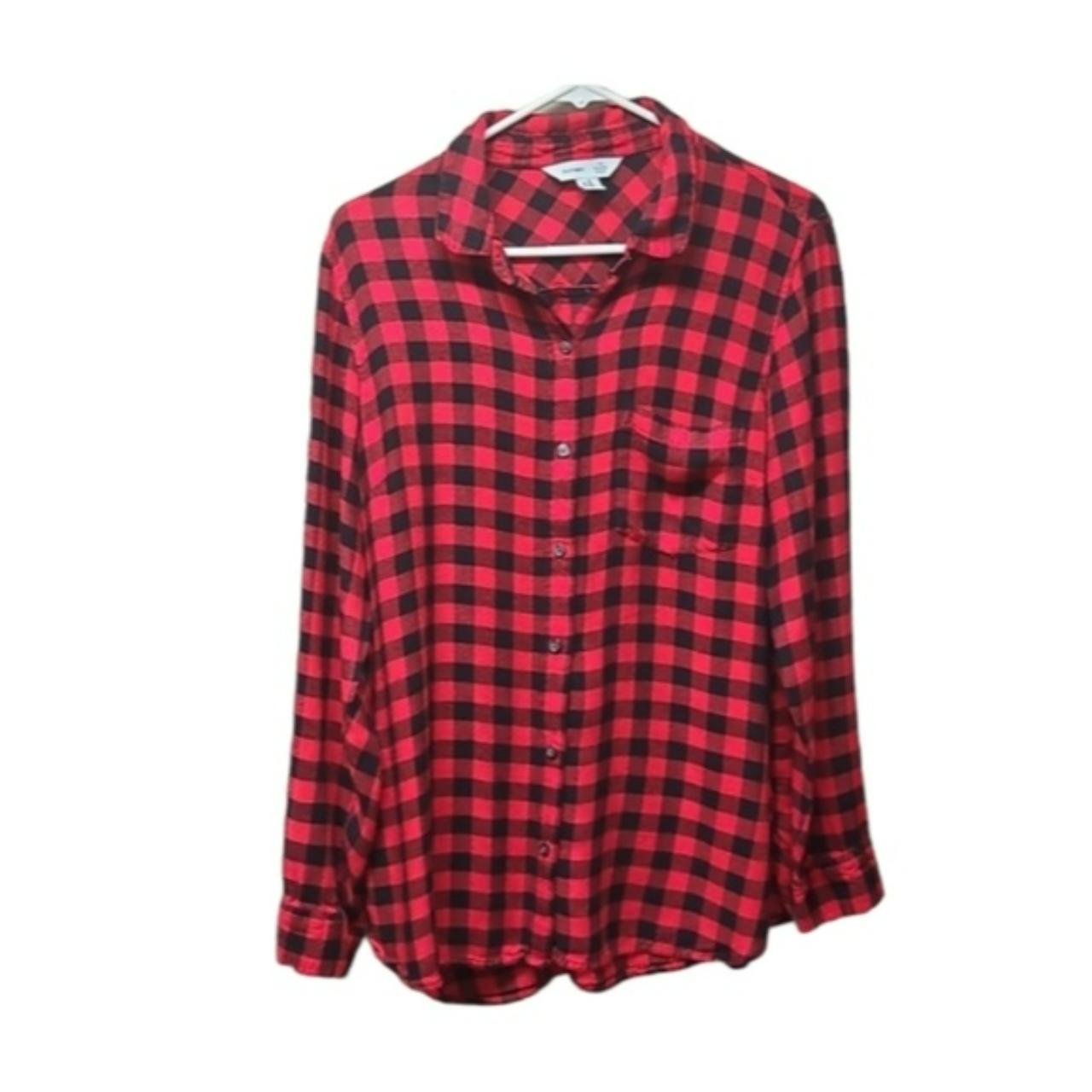 Old Navy women's black red plaid long sleeve shirt... - Depop