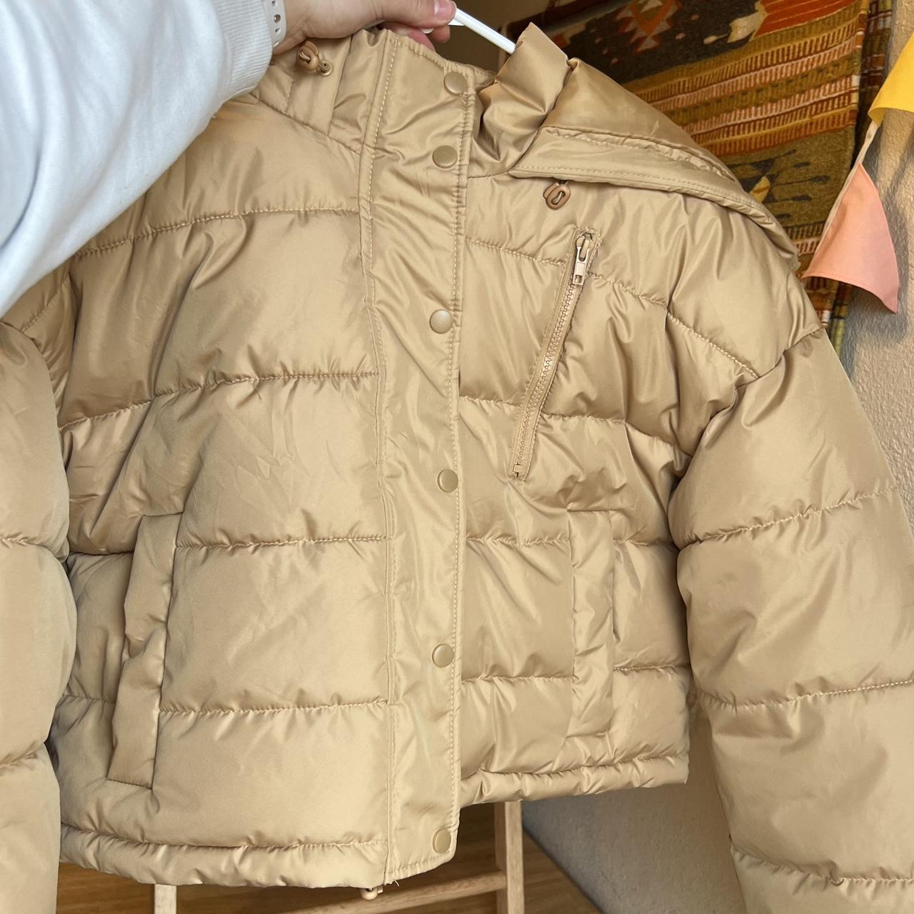 Gold/yellow slightly cropped Pacsun puffer coat.