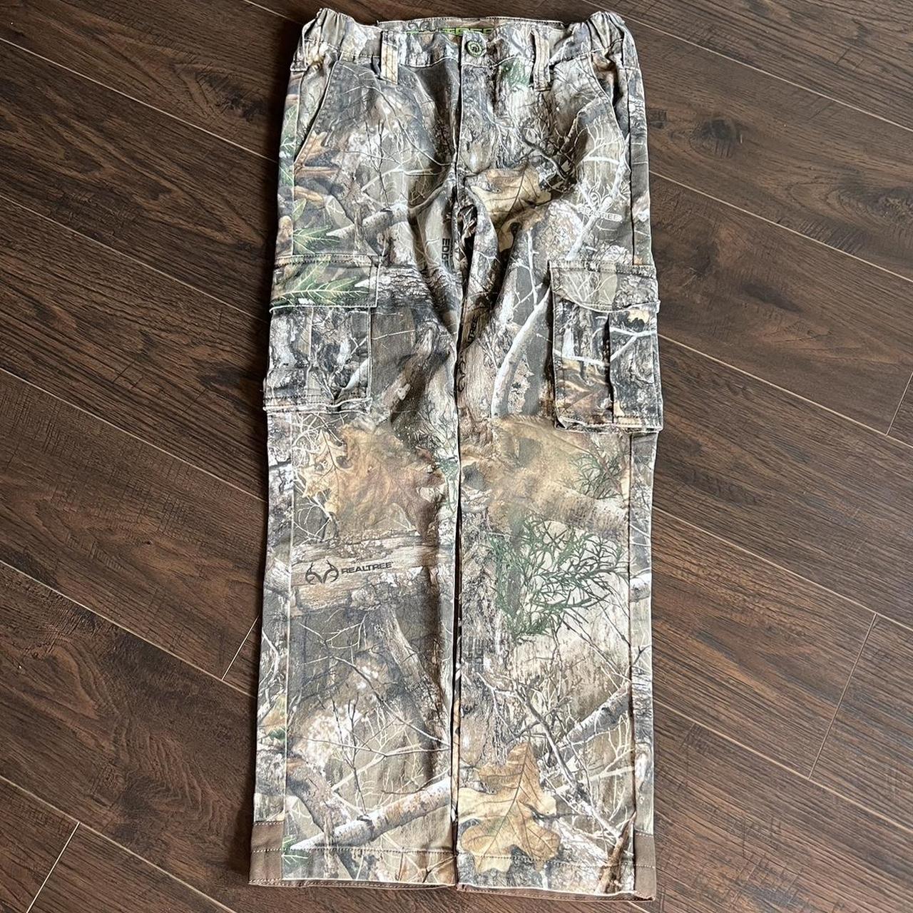 Realtree camo cargo pants perfect for your... Depop