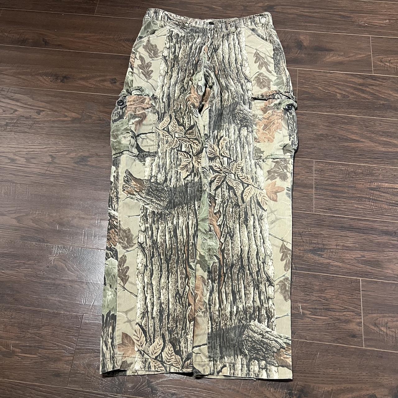 Vintage camo cargo pants perfect for your streetwear... - Depop