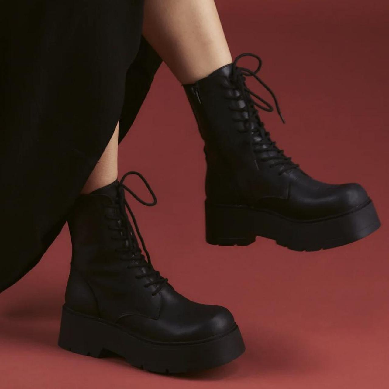 UNIF AUX GRUNGE BOOTS I love them but they re too Depop