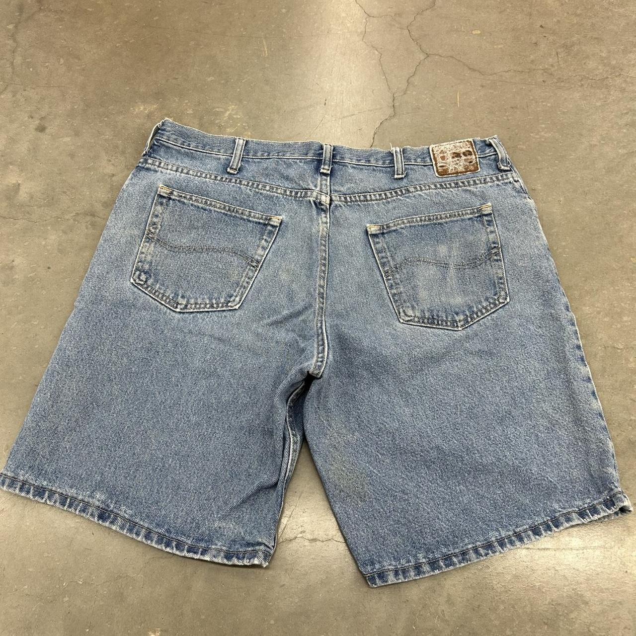 item listed by abovepar_vintage