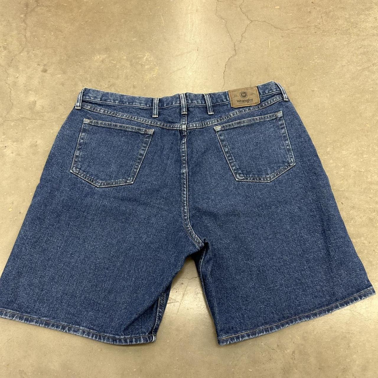 item listed by abovepar_vintage