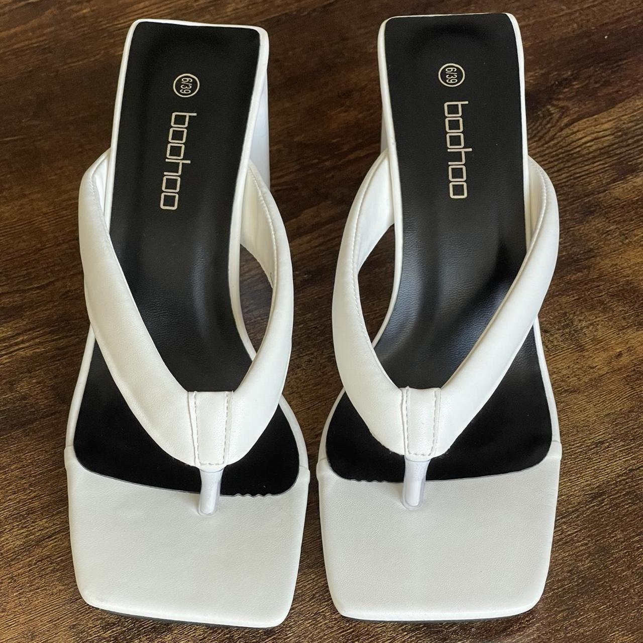 boohoo sandals