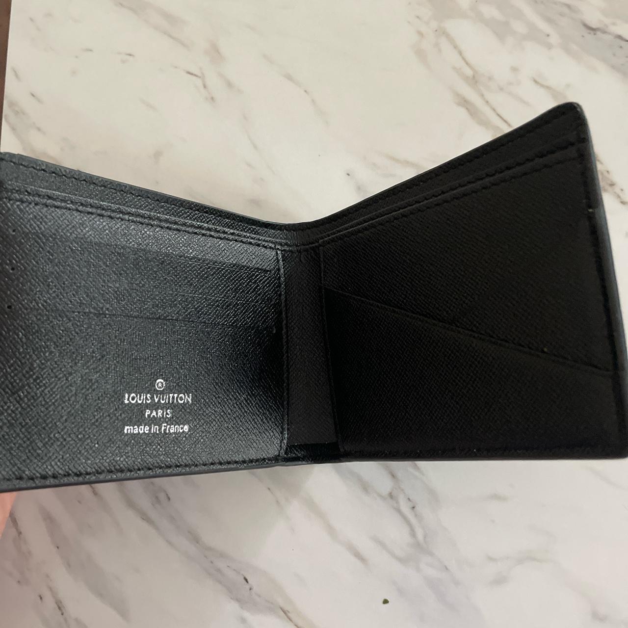 lv wallet inside