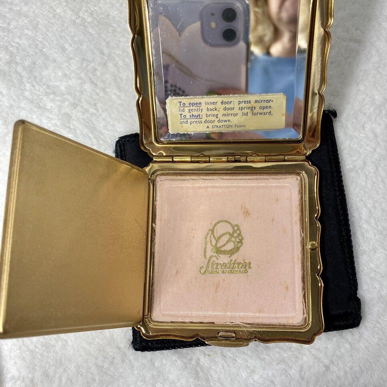 Stratton Mid 50s To on sale Mid 60s Rectangular Victorian Dancers Face Powder Compact