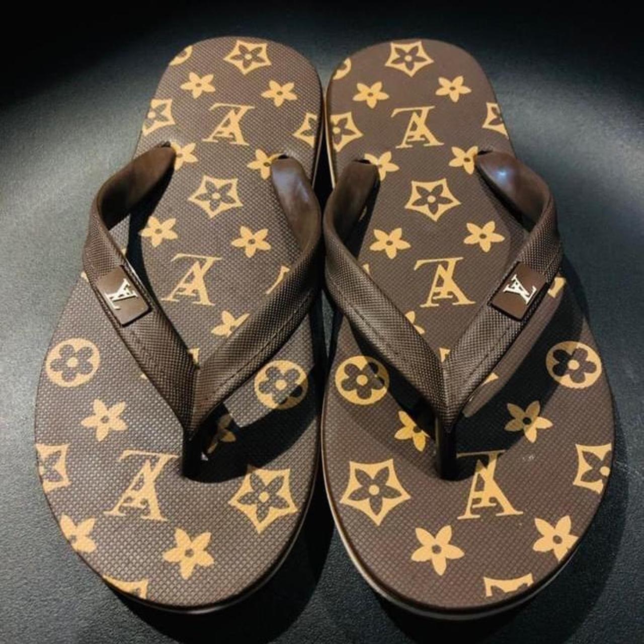 Louis Vuitton Slippers , Size : 41 to 44