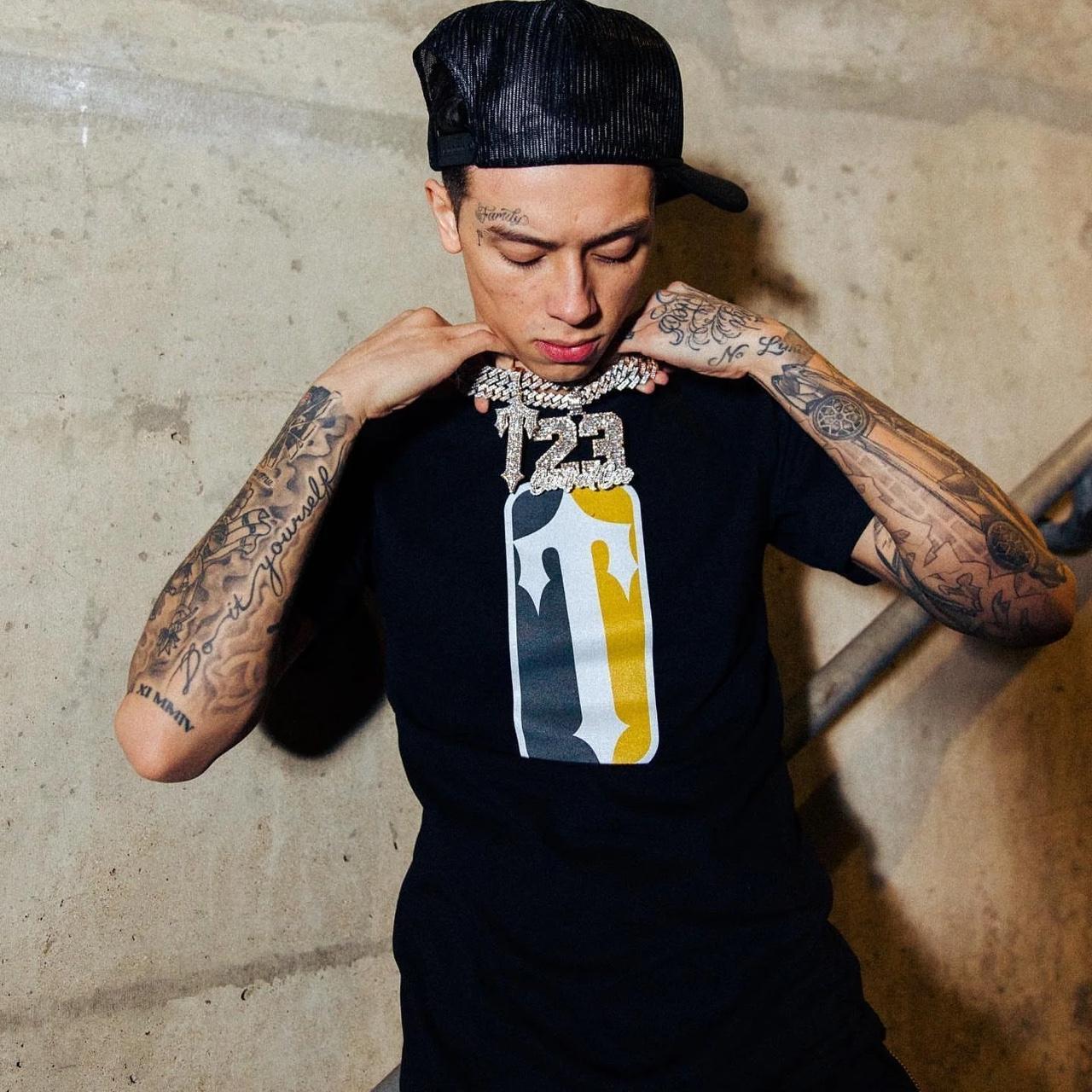 Trapstar Men's Black and Yellow Tshirt Depop