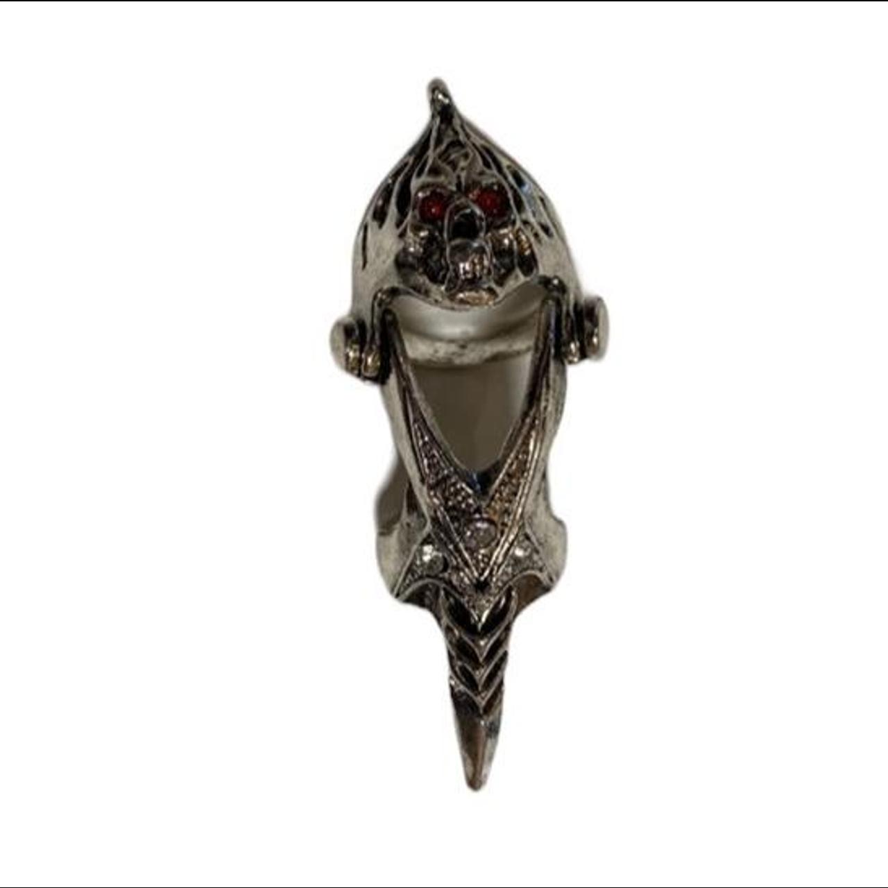 Red eyed skull armor ring that bends with a metal | Depop