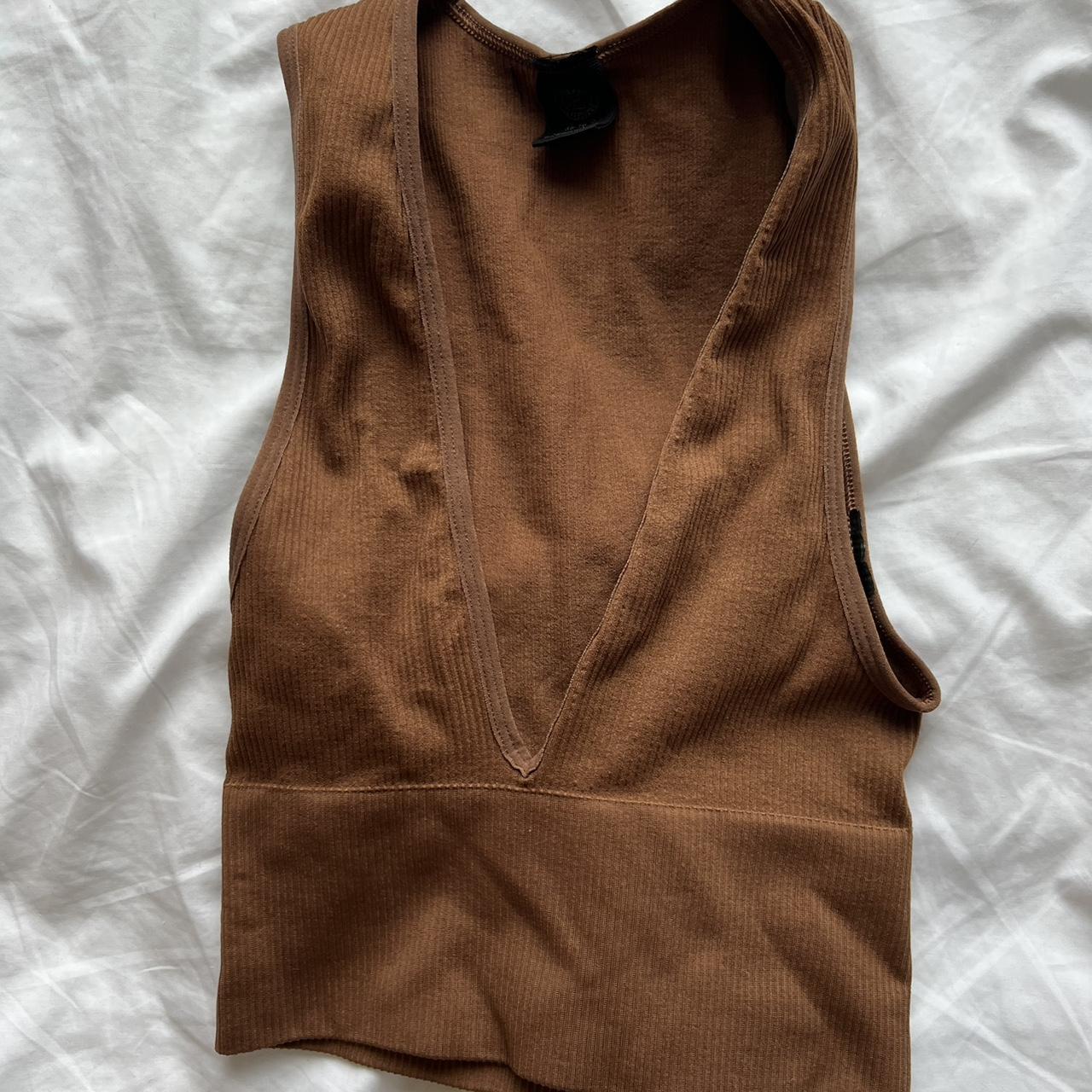 urban outfitters uo brown josie ribbed v neck - Main Image