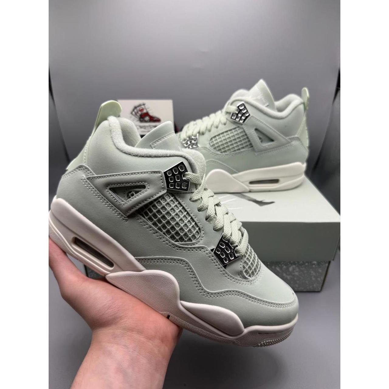 item listed by crepsncollects