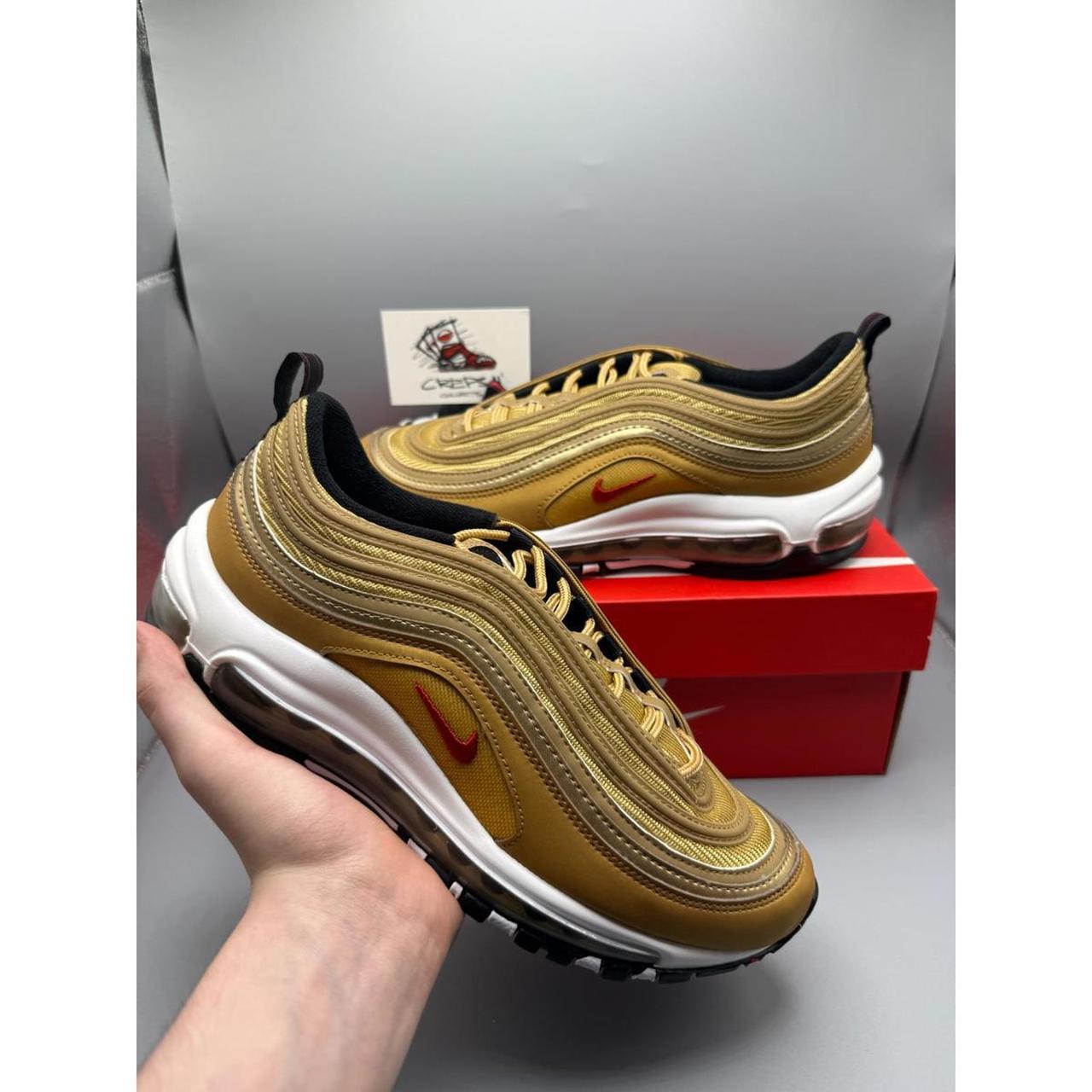 item listed by crepsncollects