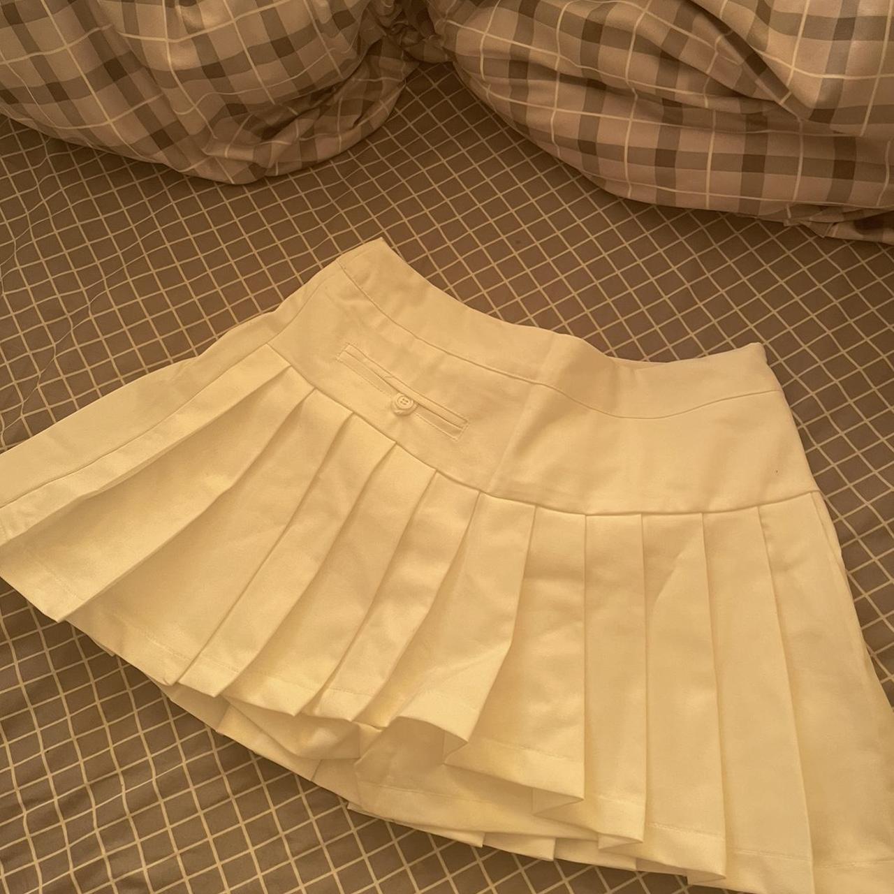 Pleated summer skirt - Depop
