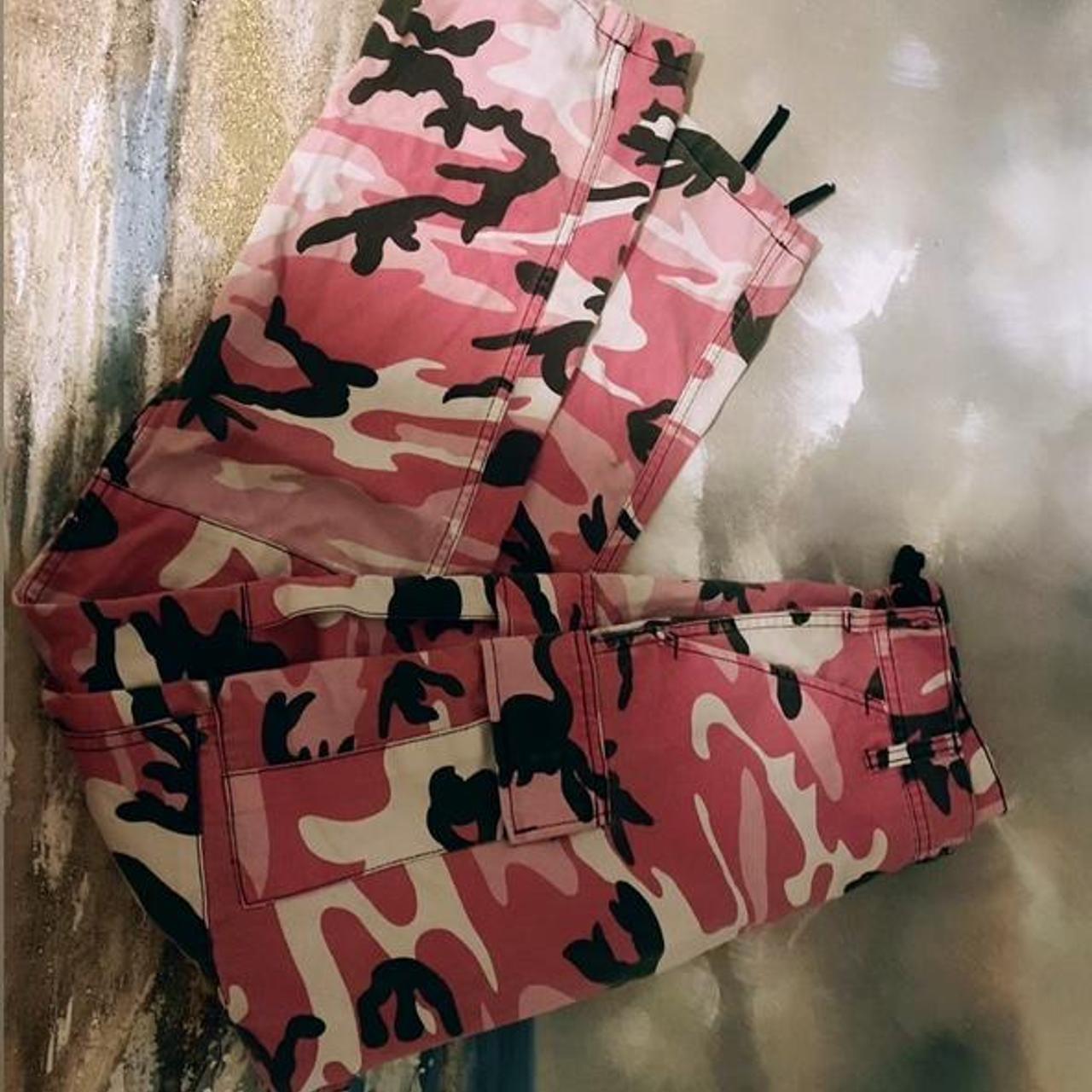 Breathtaking Vintage PINK Cargo Pants in gently used... Depop