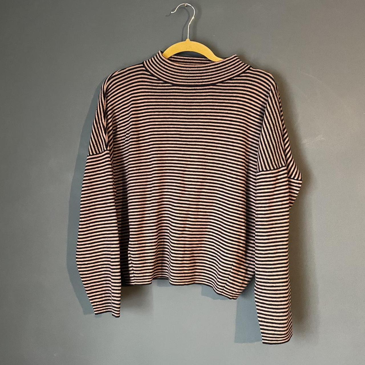 Women's Tan and Navy Jumper | Depop