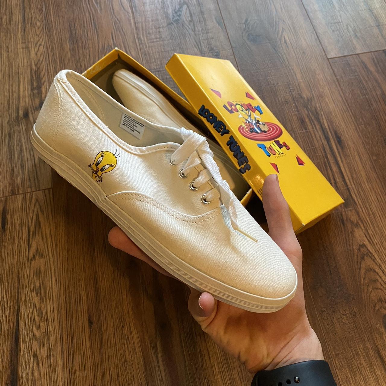 looney tunes trainers nike