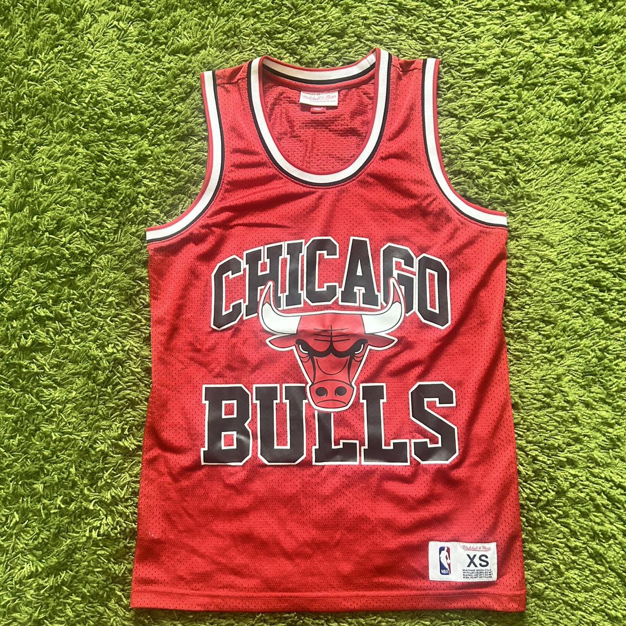 Mitchell Ness Men's Top Red XS – Chicago Bulls Mitchell